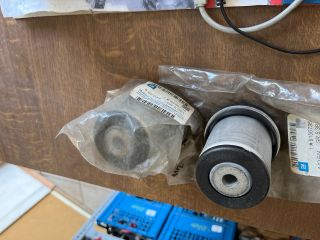 bontott OPEL MERIVA A Lengőkar Szilent