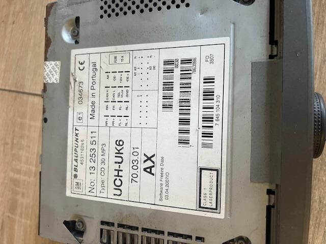 bontott OPEL MERIVA A Rádió / CD