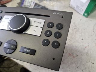 bontott OPEL MERIVA A Rádió / CD