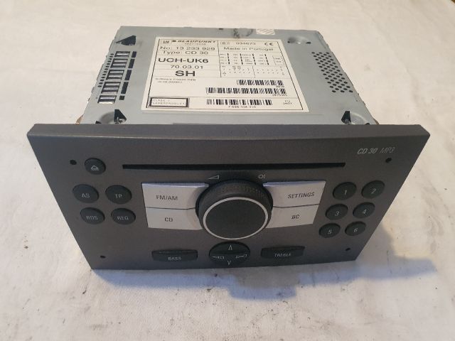 bontott OPEL MERIVA A Rádió / CD