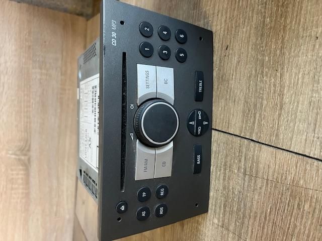 bontott OPEL MERIVA A Rádió / CD