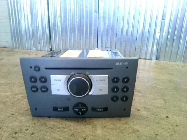 bontott OPEL MERIVA A Rádió / CD