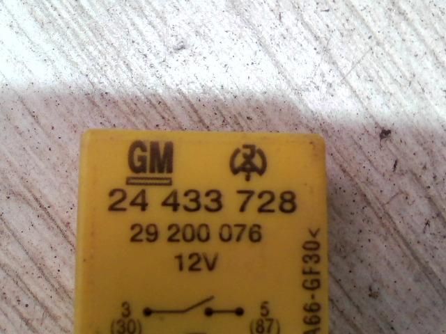 bontott OPEL MERIVA A Relé