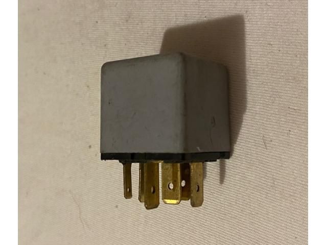 bontott OPEL MERIVA A Relé