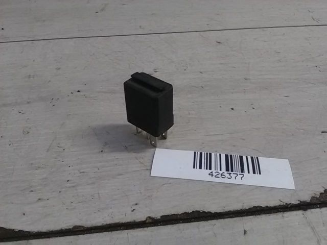 bontott OPEL MERIVA A Relé