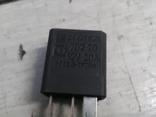 bontott OPEL MERIVA A Relé