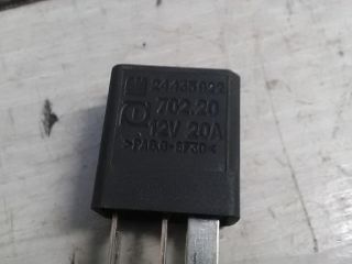 bontott OPEL MERIVA A Relé