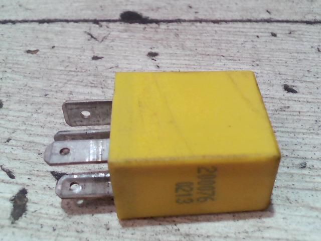 bontott OPEL MERIVA A Relé