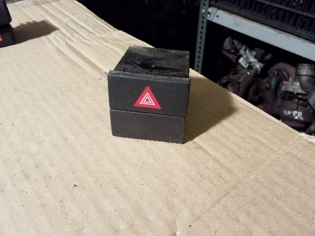 bontott OPEL MERIVA A Vészvillogó Kapcsoló