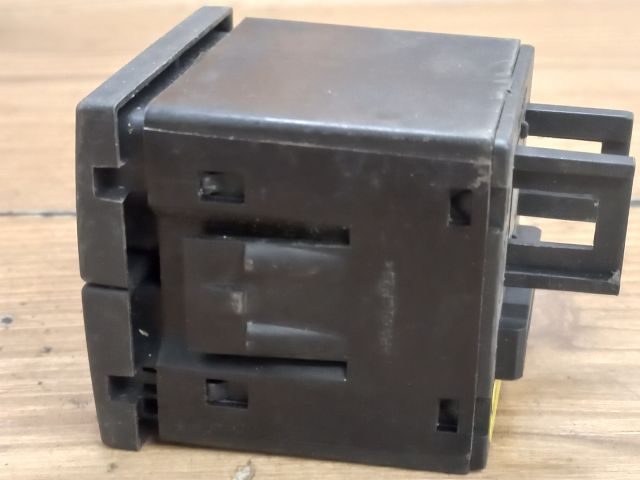 bontott OPEL MERIVA A Vészvillogó Kapcsoló