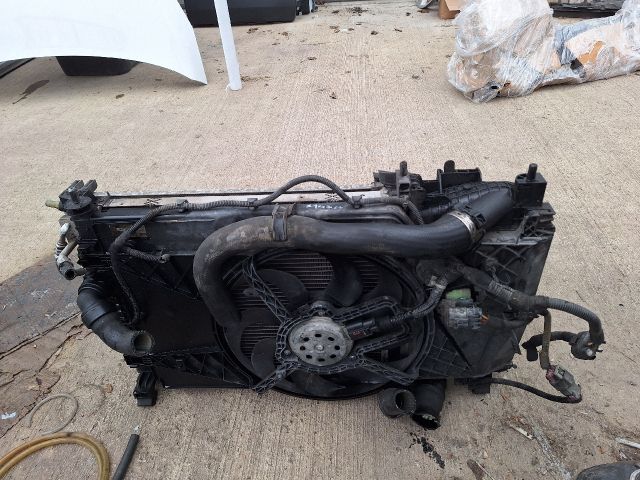 bontott OPEL MERIVA B Vízhűtő Radiátor (Klímás)