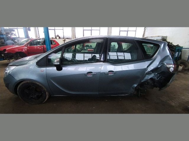 bontott OPEL MERIVA B Bal első Csonkállvány Kerékaggyal