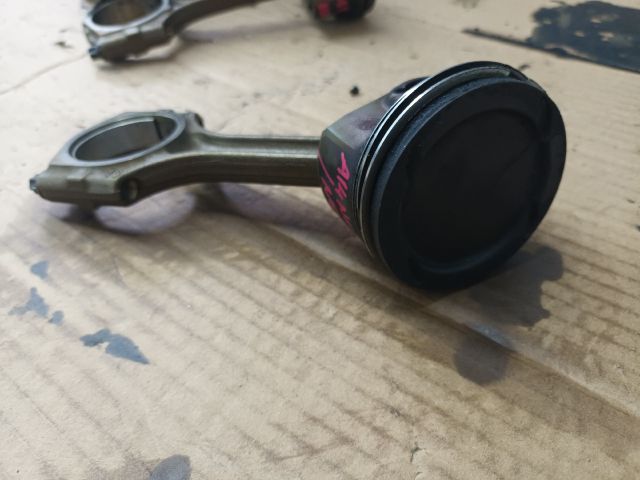 bontott OPEL MERIVA B Dugattyú és Hajtókar