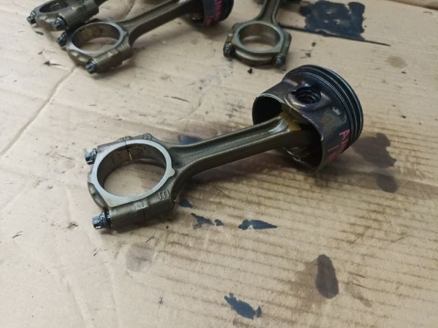 bontott OPEL MERIVA B Dugattyú és Hajtókar