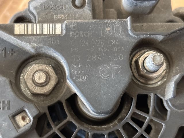 bontott OPEL MERIVA B Generátor