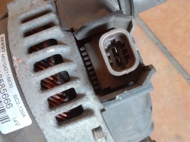 bontott OPEL MERIVA B Generátor