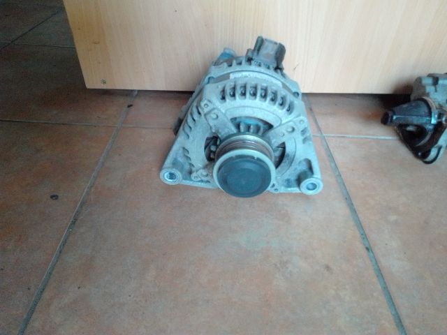 bontott OPEL MERIVA B Generátor