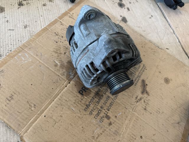 bontott OPEL MERIVA B Generátor