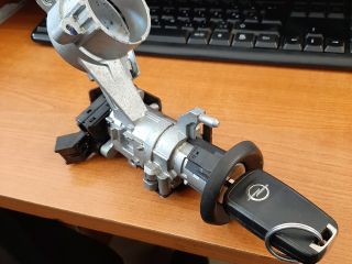 bontott OPEL MERIVA B Gyújtáskapcsoló