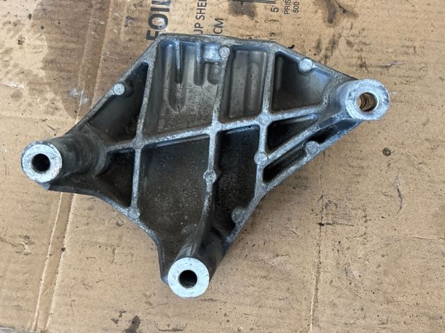 bontott OPEL MERIVA B Motor Tartó Bak (Pozíciófüggetlen)