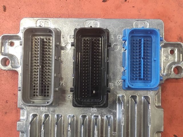 bontott OPEL MERIVA B Motorvezérlő