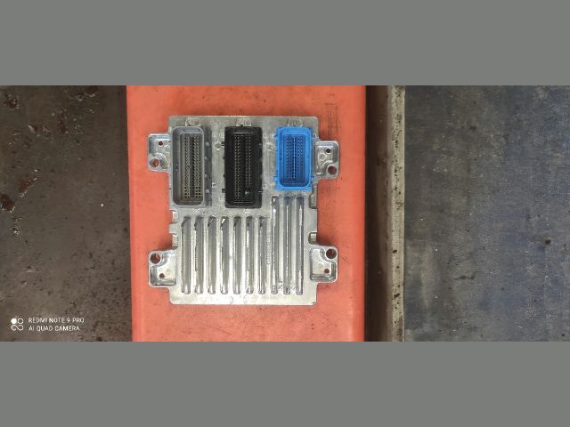 bontott OPEL MERIVA B Motorvezérlő