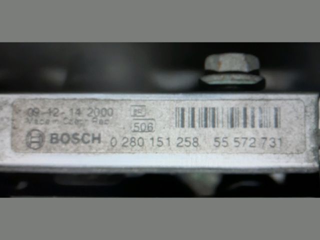 bontott OPEL MERIVA B Porlasztó Sor / Híd