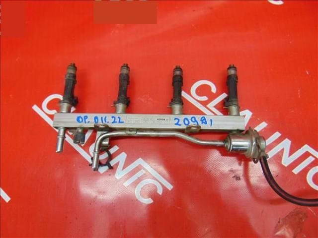 bontott OPEL MERIVA B Porlasztó Sor / Híd