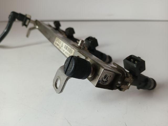 bontott OPEL MERIVA B Porlasztó Sor / Híd