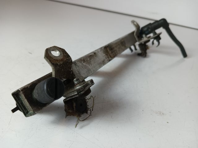 bontott OPEL MERIVA B Porlasztó Sor / Híd