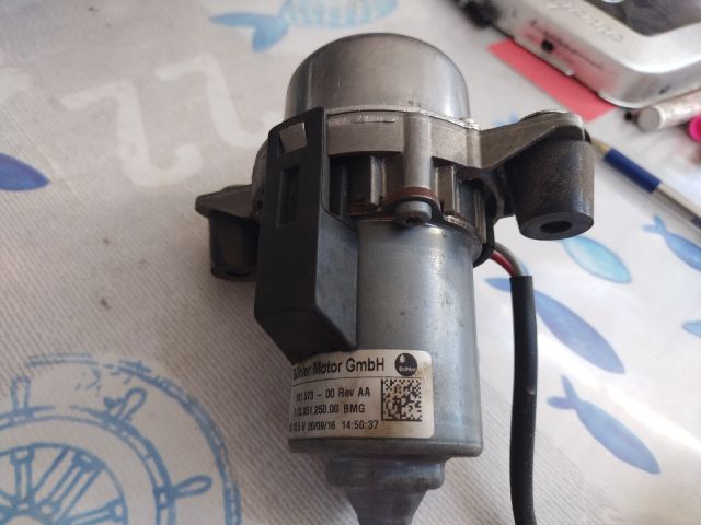 bontott OPEL MERIVA B Vákumpumpa