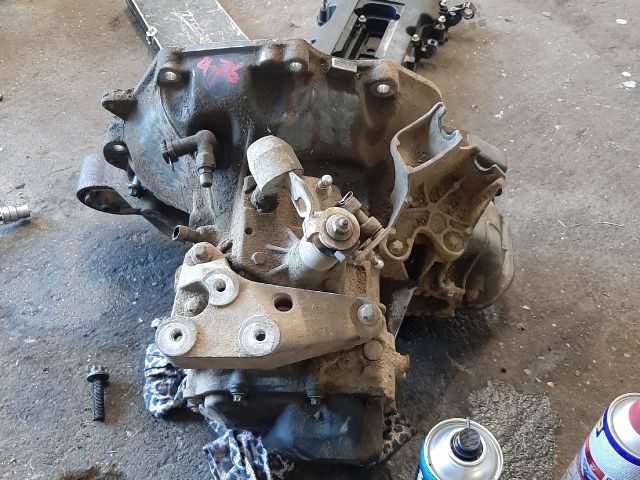 bontott OPEL MERIVA B Váltó (Mechanikus)