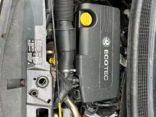 bontott OPEL MERIVA B Biztosítéktábla Motortér