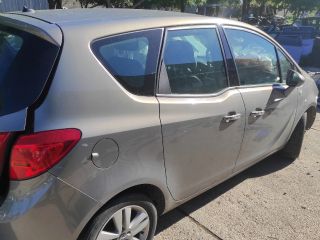 bontott OPEL MERIVA B Homlokfal (Üres lemez)