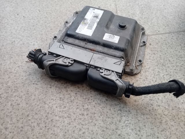 bontott OPEL MERIVA B Motorvezérlő