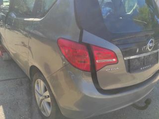 bontott OPEL MERIVA B Tank