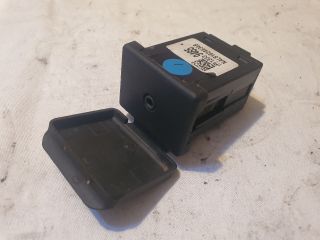 bontott OPEL MERIVA B AUX Csatlakozó