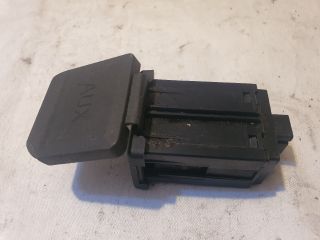 bontott OPEL MERIVA B AUX Csatlakozó