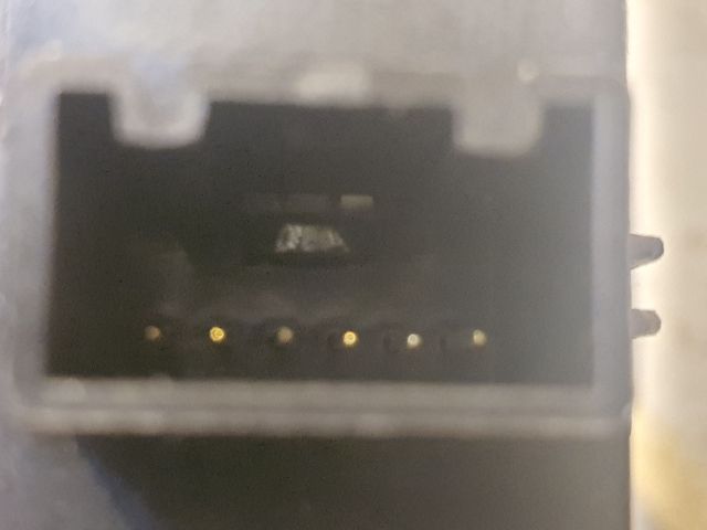 bontott OPEL MERIVA B AUX Csatlakozó