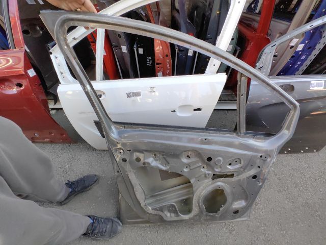 bontott OPEL MERIVA B Bal első Ajtó (Üres lemez)