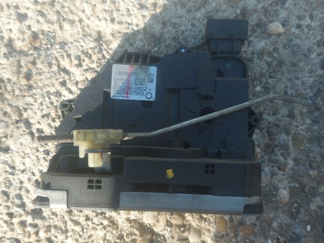 bontott OPEL MERIVA B Bal első Központizár Motor