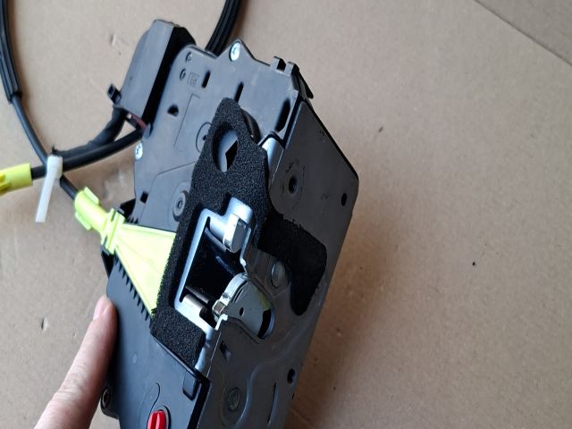 bontott OPEL MERIVA B Bal hátsó Ajtózár