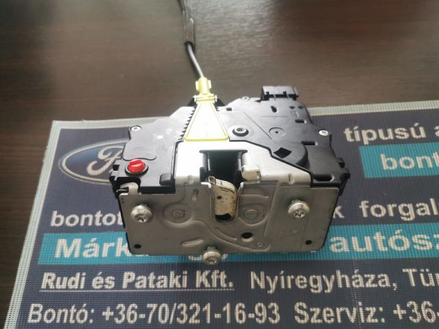 bontott OPEL MERIVA B Bal hátsó Ajtózár