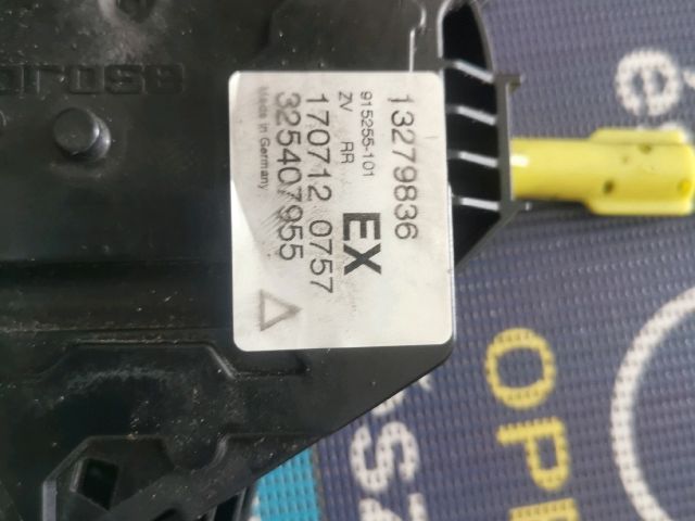 bontott OPEL MERIVA B Bal hátsó Ajtózár