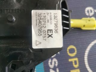 bontott OPEL MERIVA B Bal hátsó Ajtózár