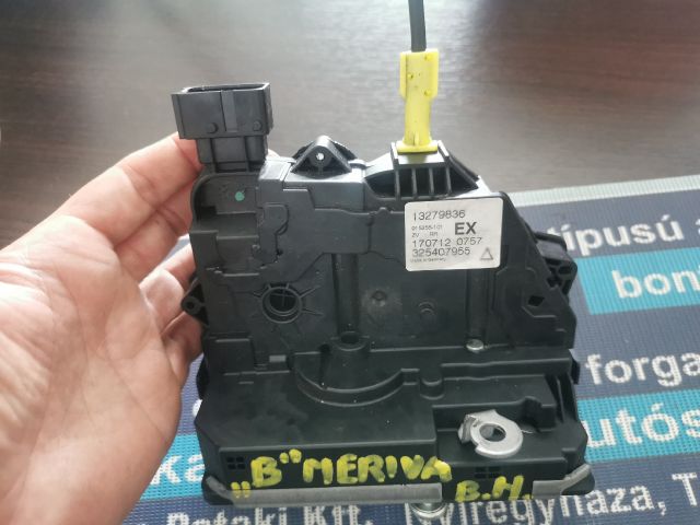 bontott OPEL MERIVA B Bal hátsó Ajtózár