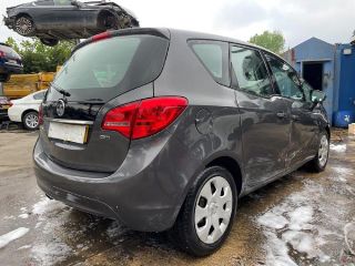 bontott OPEL MERIVA B Bal hátsó Biztonsági Öv Csat