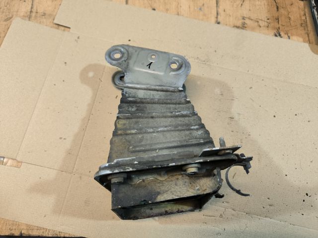 bontott OPEL MERIVA B Bal Lökhárító Tartó Nyúlványvég