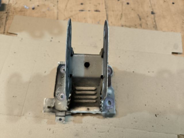 bontott OPEL MERIVA B Bal Lökhárító Tartó Nyúlványvég