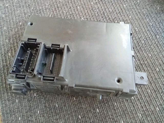 bontott OPEL MERIVA B Biztosítéktábla Utastér